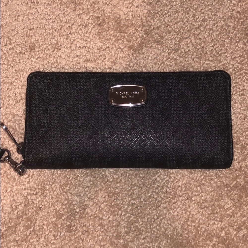 Micheal Kors wallet